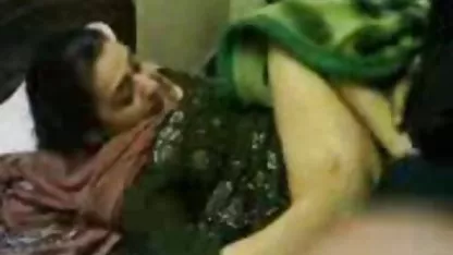 صاحب آپارتمان یافت این زن و شوهر بكن ها داغ در یک سوپر سکس خارجی وضعیت تند و با مزه